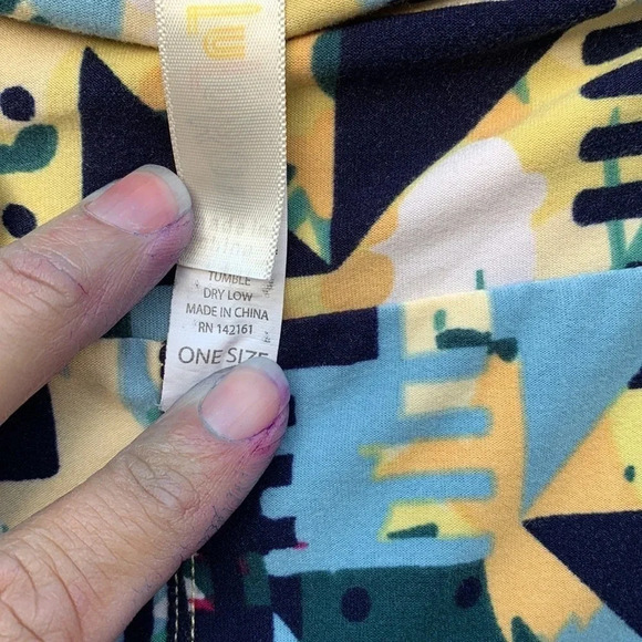 LULAROE one size leggings - Picture 3 of 3